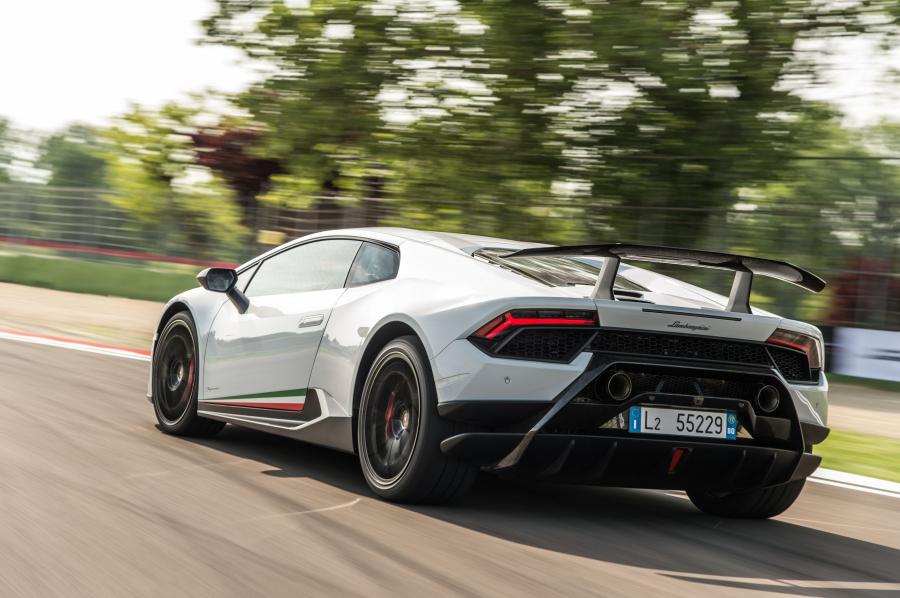  Lamborghini Huracan Performante (LB724) 2017 года  (WW) (фото 15 из 57)